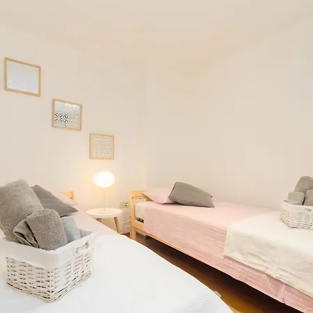 Dragonja Apartman *