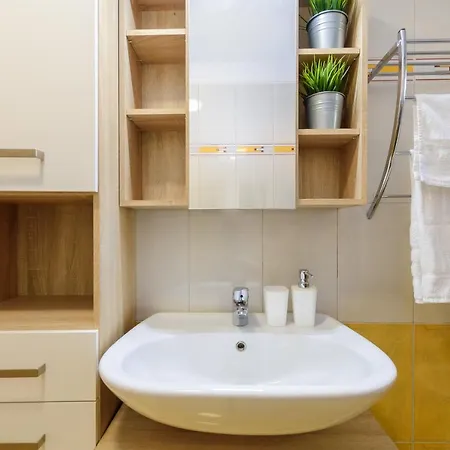 Dragonja Apartman *
